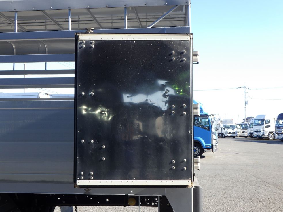 ゲート裏側の状態です。|日野 レンジャー TKG-FC9JLAP(2WD)の写真15