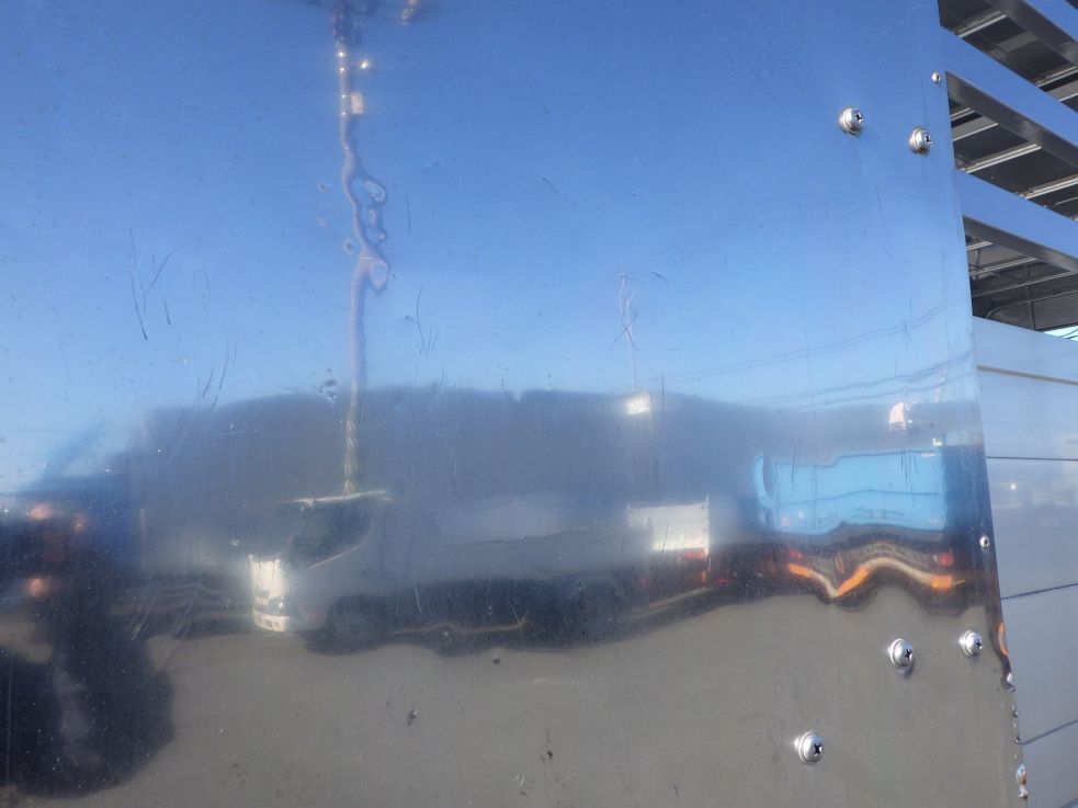 ゲート裏側にキズ・ヘコミがあります。|日野 レンジャー TKG-FC9JLAP(2WD)の写真28