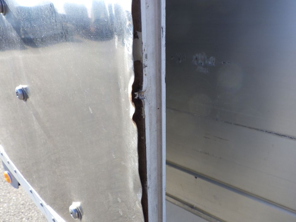 ゲートに歪み・ウキがあります。|日野 レンジャー TKG-FC9JLAP(2WD)の写真29