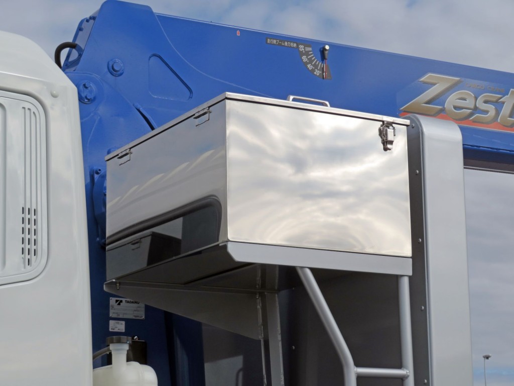 物入れはステンレス製です。|三菱 スーパーグレート 2PG-FV80VZの写真9