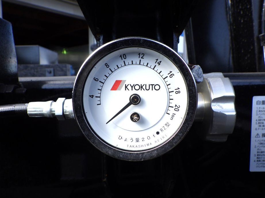 自重計の状態です。|いすゞ ギガ 2RG-CXZ77DTの写真11