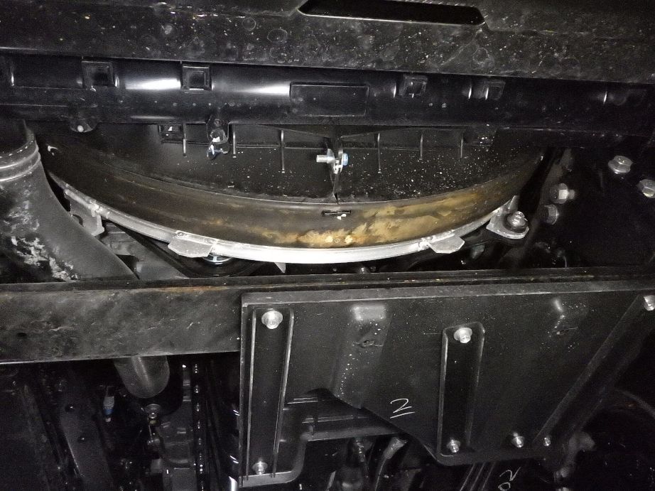 ボディー下周りに置きサビがあります。|いすゞ ギガ 2RG-CXZ77DTの写真16