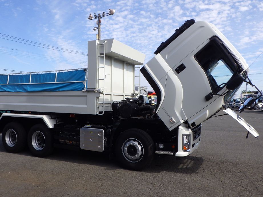 いすゞ ギガ 2RG-CXZ77DTの写真32