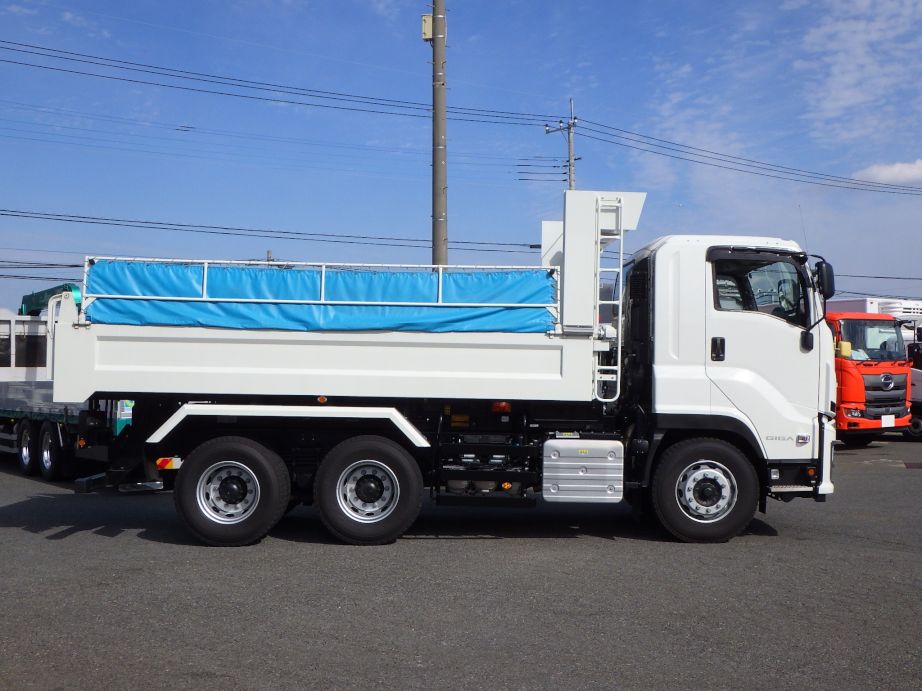 いすゞ ギガ 2RG-CXZ77DTの写真33