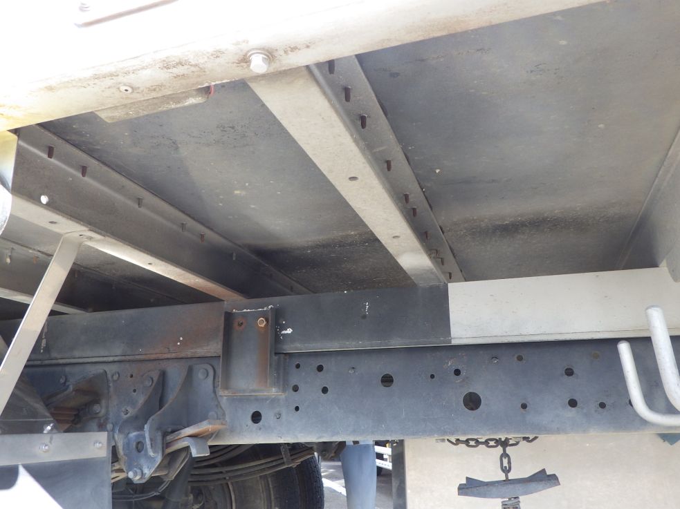 シャーシとネタの状態です。（ネタはアルミ製です）|日野 レンジャー BKG-FD7JLYA(2WD)の写真7