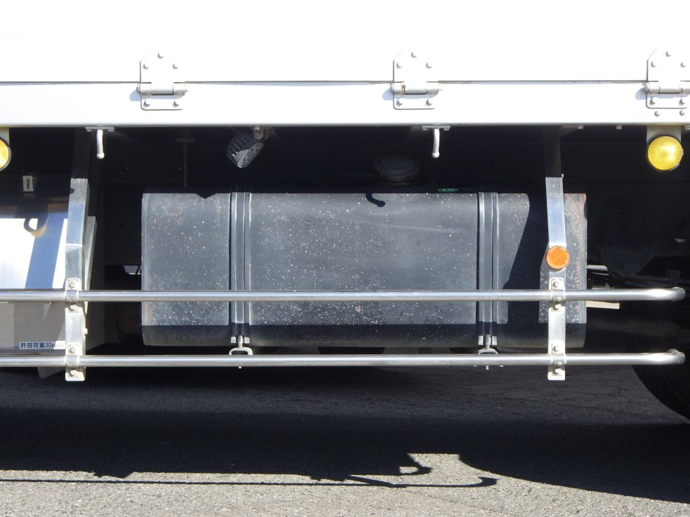 燃料タンクは２００Lです。|日野 レンジャー BKG-FD7JLYA(2WD)の写真20