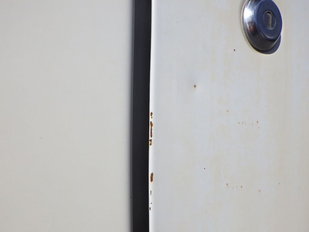 運転席側ドアにキズ・ヘコミがあります。|日野 レンジャー BKG-FD7JLYA(2WD)の写真26