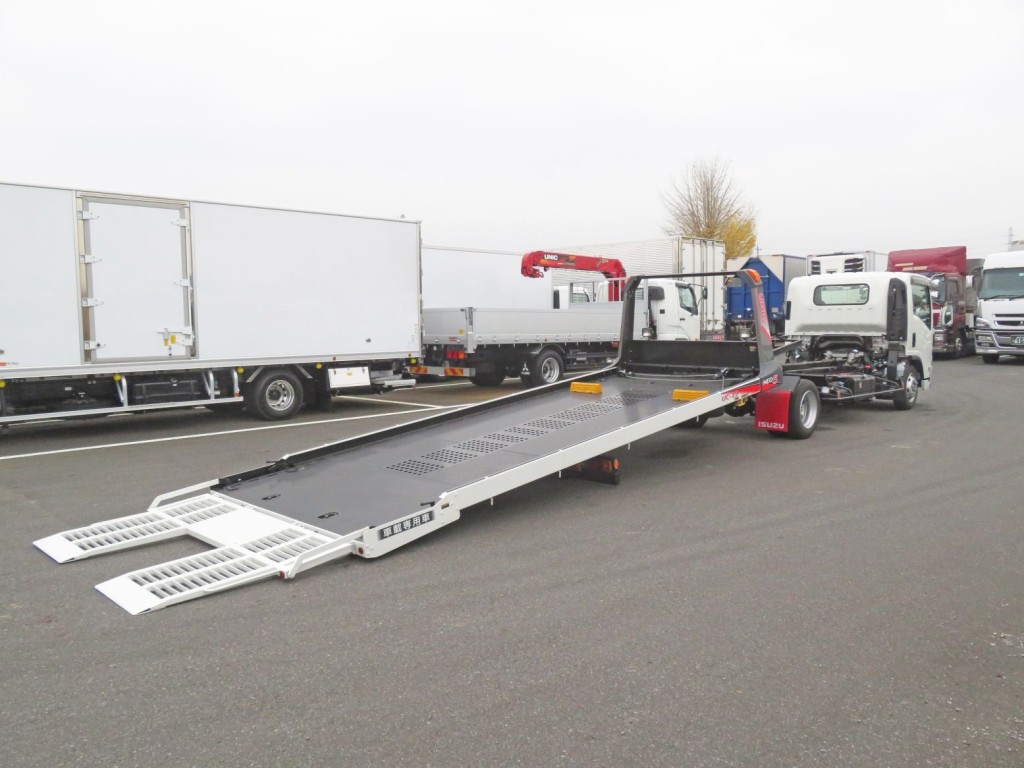 いすゞ エルフ 2RG-NPR88AM(2WD)の写真4