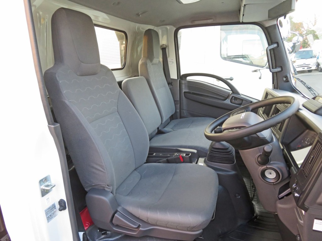 いすゞ エルフ 2RG-NPR88AM(2WD)の写真6