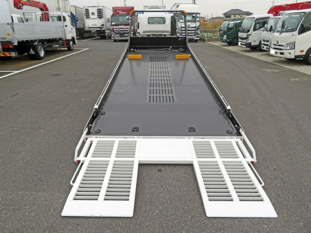 いすゞ エルフ 2RG-NPR88AM(2WD)の写真7