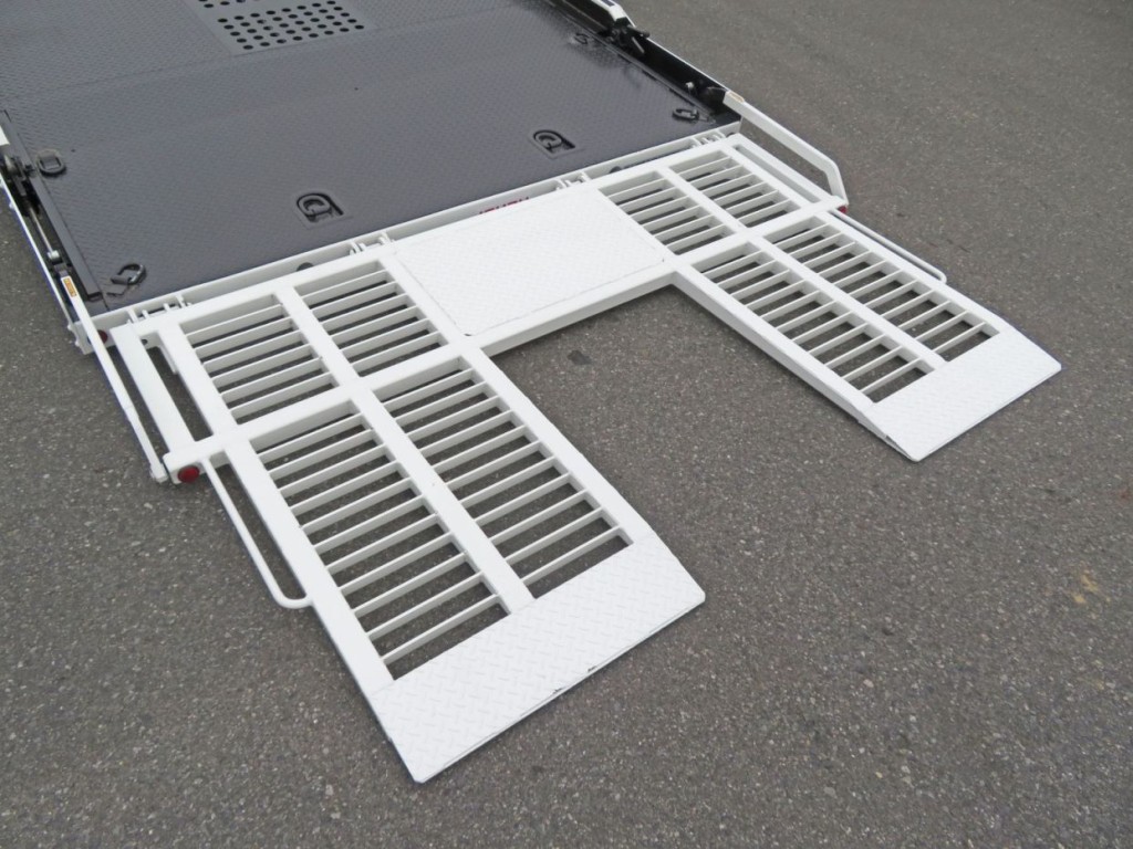 いすゞ エルフ 2RG-NPR88AM(2WD)の写真15