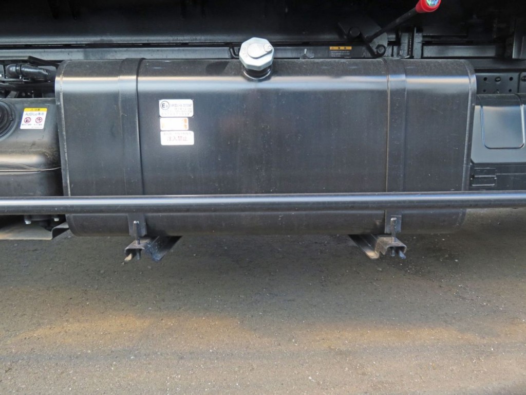 いすゞ エルフ 2RG-NPR88AM(2WD)の写真22