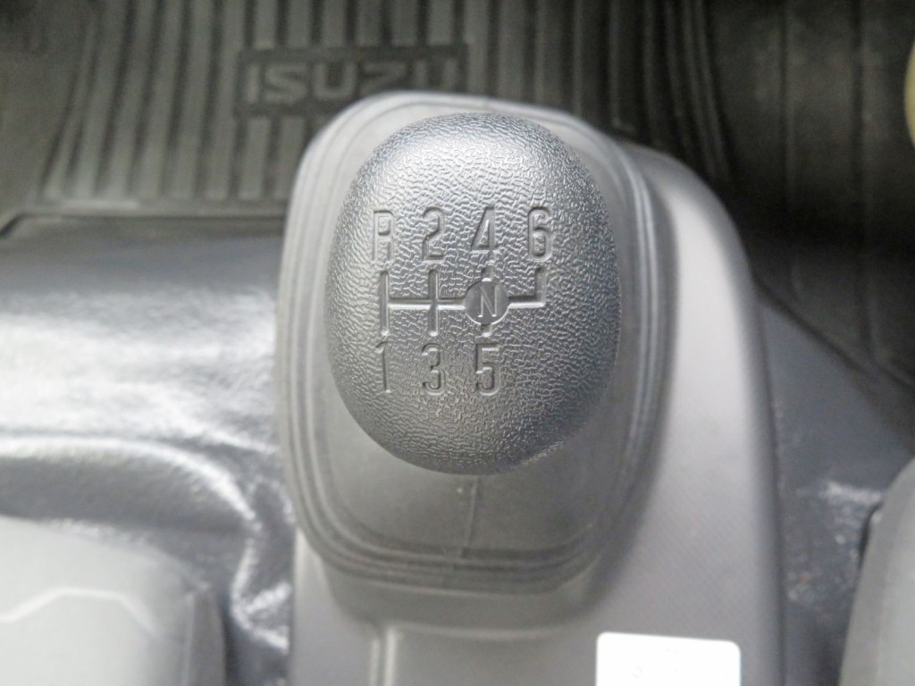 いすゞ エルフ 2RG-NPR88AM(2WD)の写真24