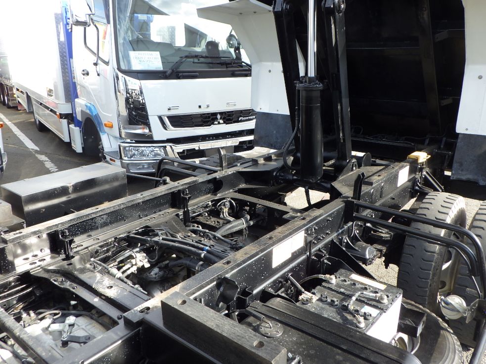 シャーシの状態です。|いすゞ フォワード 2PG-FRR90S1(2WD)の写真10