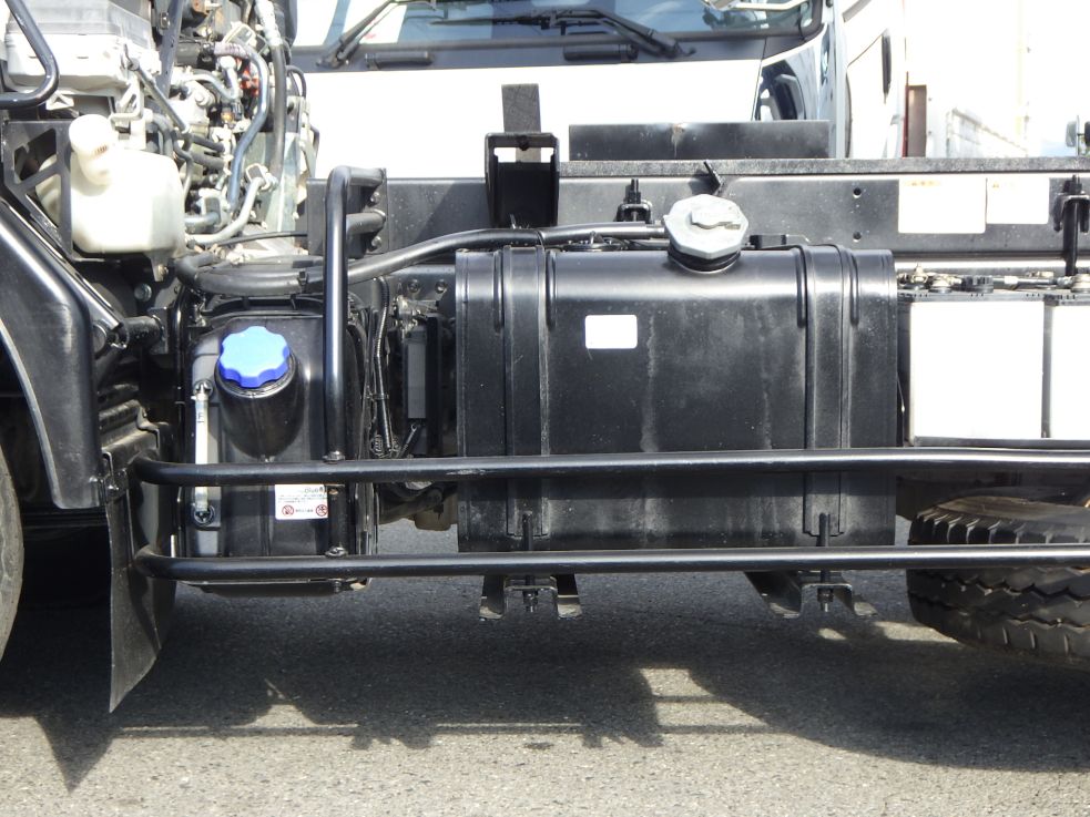 燃料タンクは９０Lです。|いすゞ フォワード 2PG-FRR90S1(2WD)の写真14