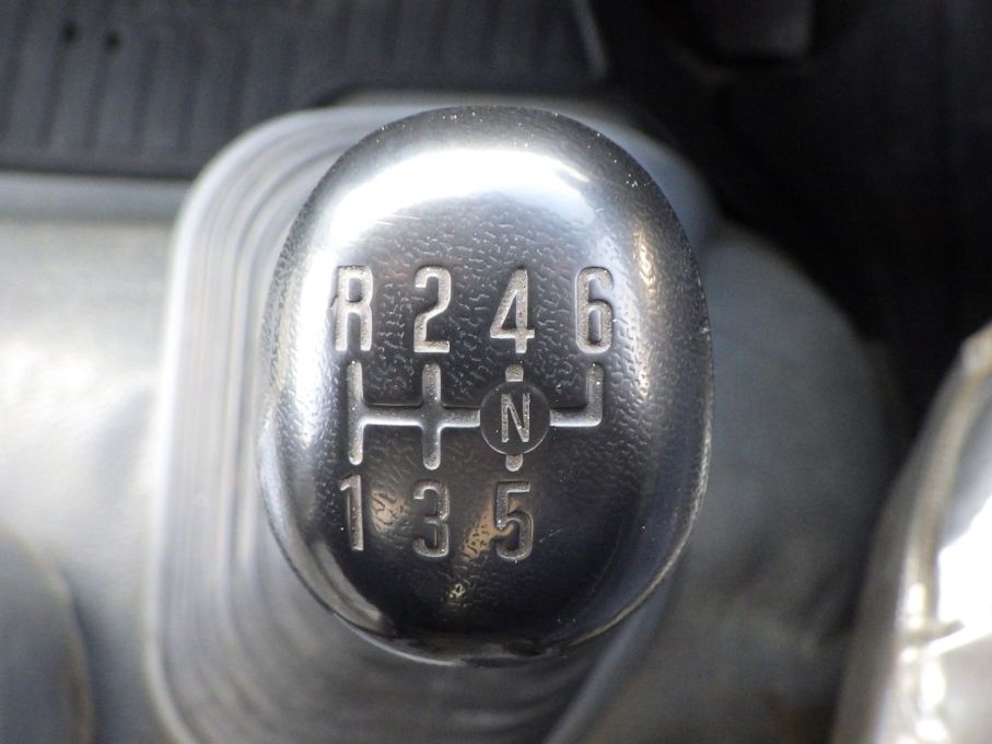 MT6速です。|いすゞ フォワード 2PG-FRR90S1(2WD)の写真15