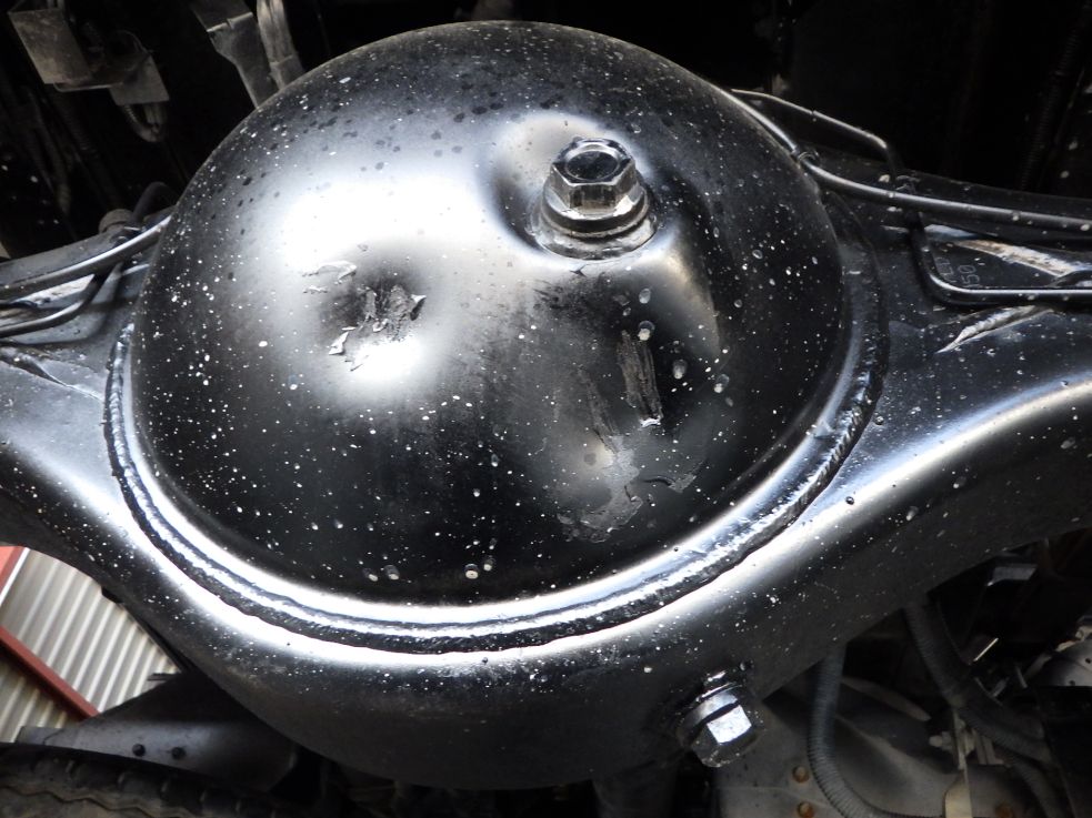 ホーシングにヘコミがあります。|いすゞ フォワード 2PG-FRR90S1(2WD)の写真26