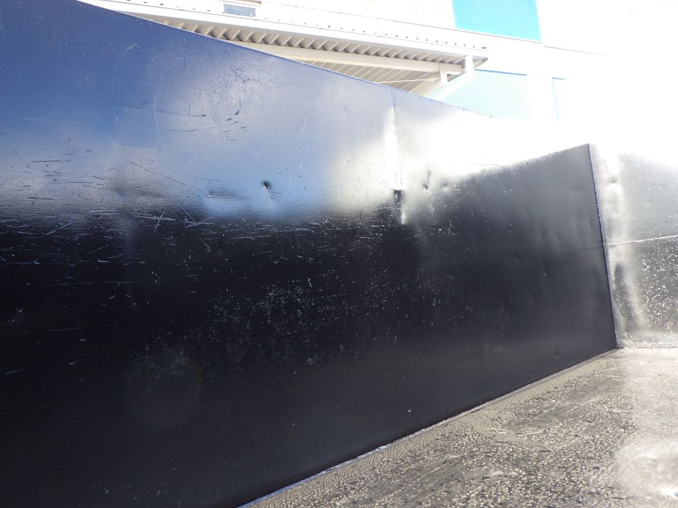 荷台内側にヘコミがあります。|いすゞ フォワード 2PG-FRR90S1(2WD)の写真28