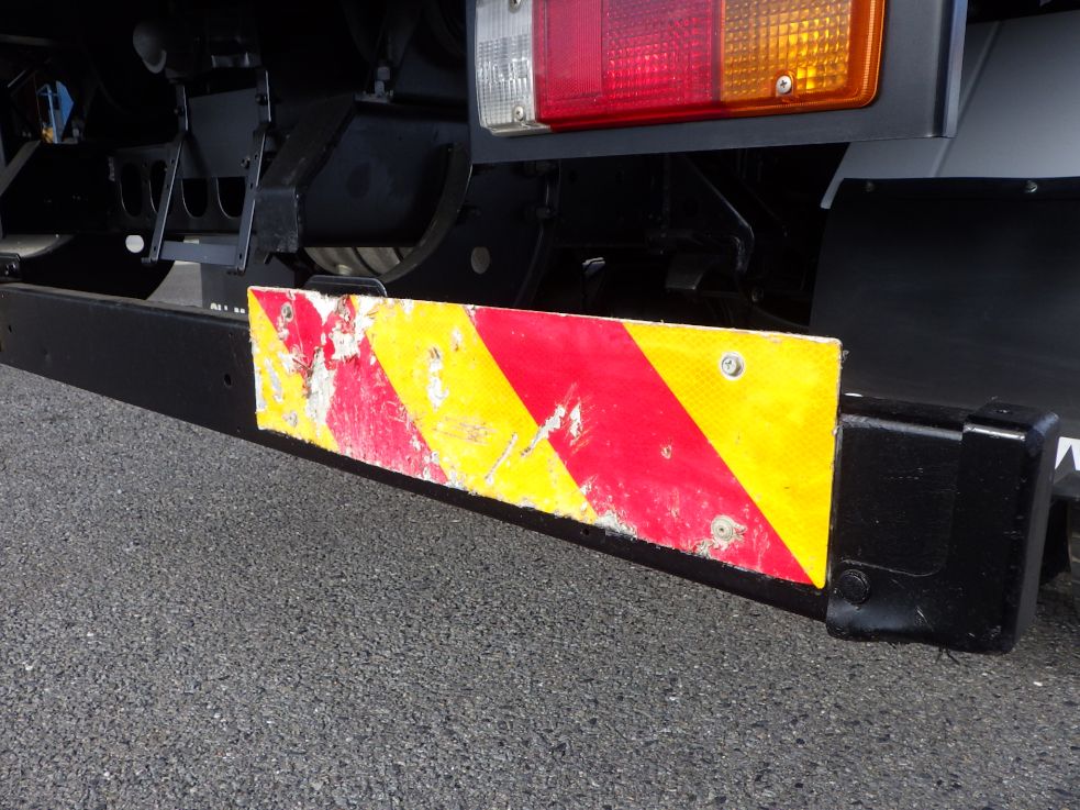 反射板にキズがあります。|いすゞ フォワード 2PG-FRR90S1(2WD)の写真33