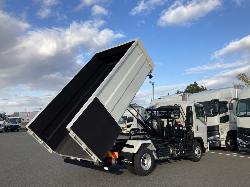 いすゞ フォワード 2RG-FRR90S4(2WD)の写真5