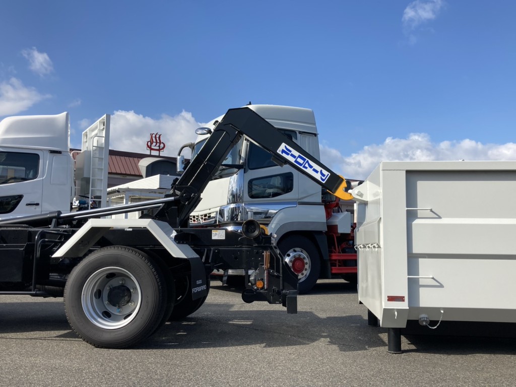 箱を接地した状態です。|いすゞ フォワード 2RG-FRR90S4(2WD)の写真31