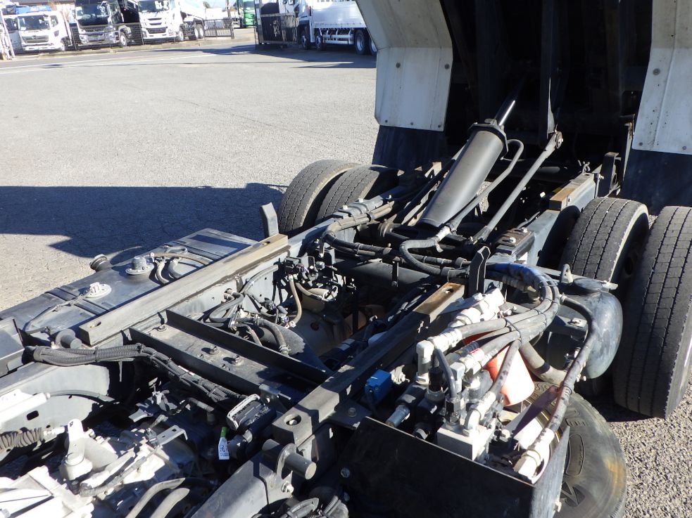 シャーシの状態です。|日野 デュトロ TKG-XZU620T(2WD)の写真10