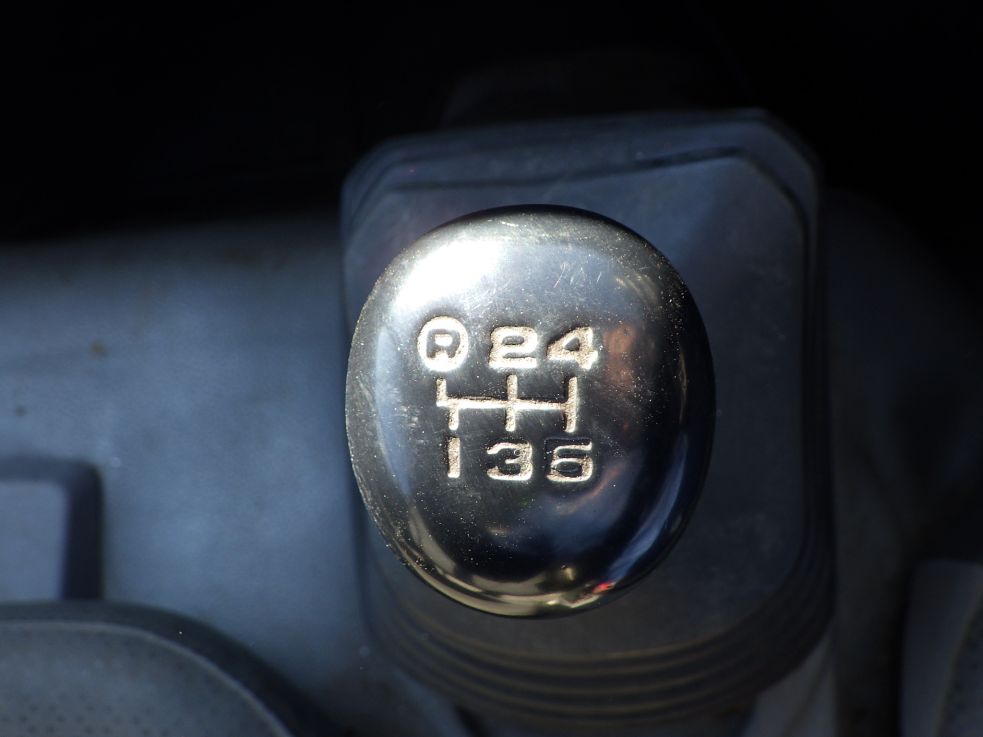 ＭＴ5速です。|日野 デュトロ TKG-XZU620T(2WD)の写真22