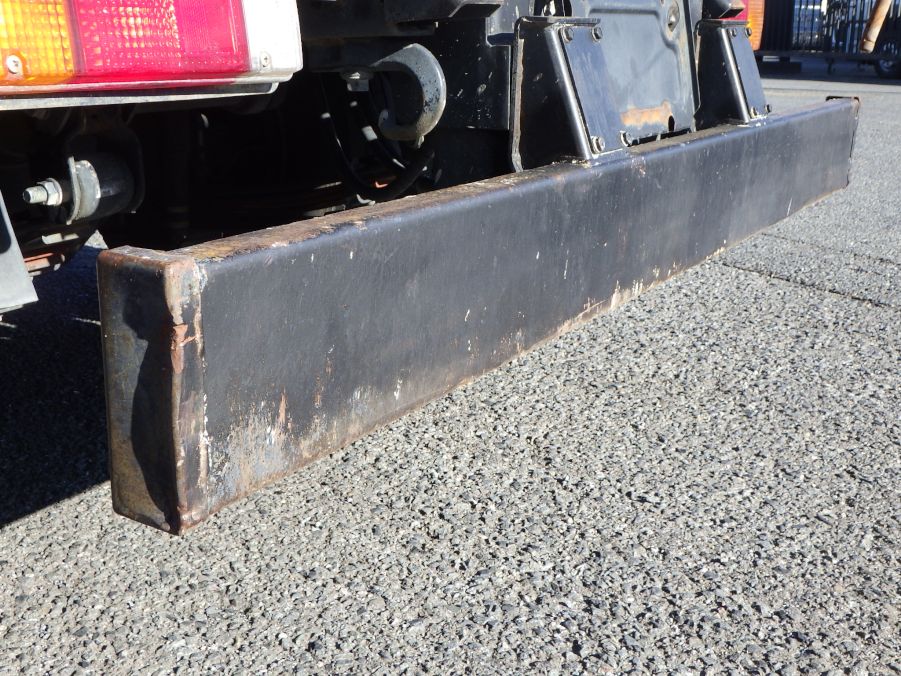 リヤバンパーにキズ・サビがあります。|日野 デュトロ TKG-XZU620T(2WD)の写真42