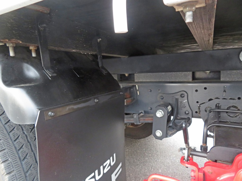 シャーシとネタの状態です。(縦ネタ鉄製・横ネタは木製です)|いすゞ エルフ TPG-NPR85N(2WD)の写真5