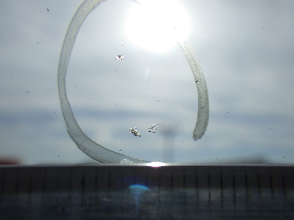 フロントガラスに小キズがあります。|いすゞ フォワード 2PG-FRR90S1(2WD)の写真17