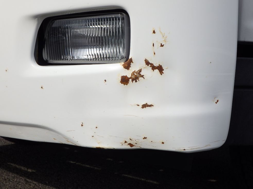 フロントバンパーの助手席側にキズ・サビ・ヘコミがあります。|いすゞ フォワード 2PG-FRR90S1(2WD)の写真28