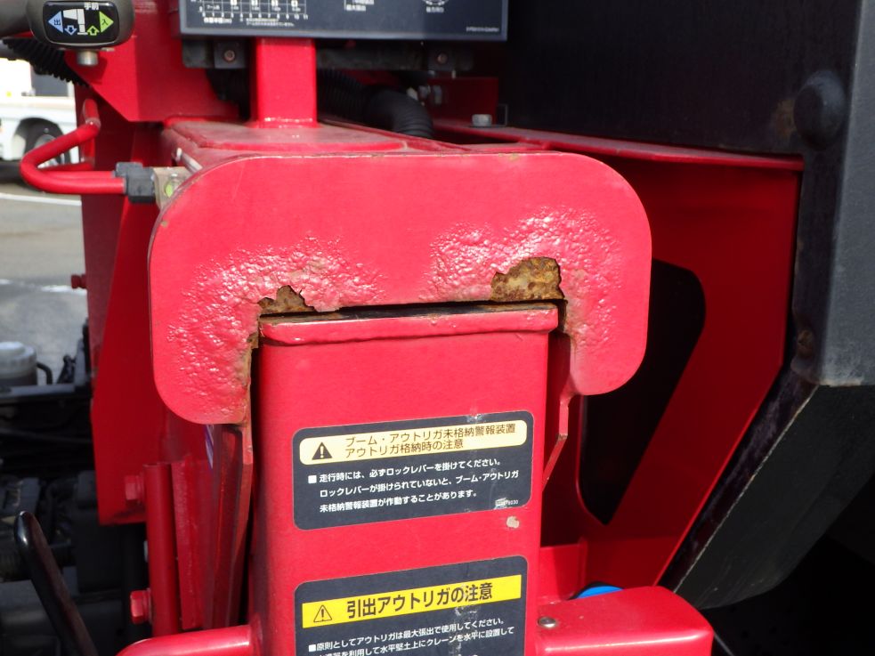 左右のアウトリガーにサビがあります。|いすゞ フォワード 2PG-FRR90S1(2WD)の写真37