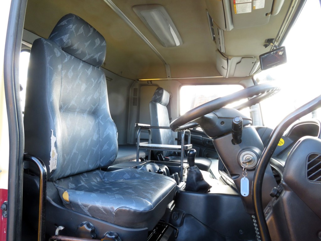 日野 プロフィア LKG-FS1AKAAの写真6