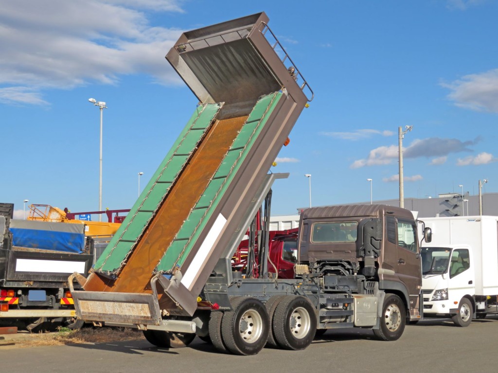 UDトラックス クオン 2PG-CW5ALの写真4