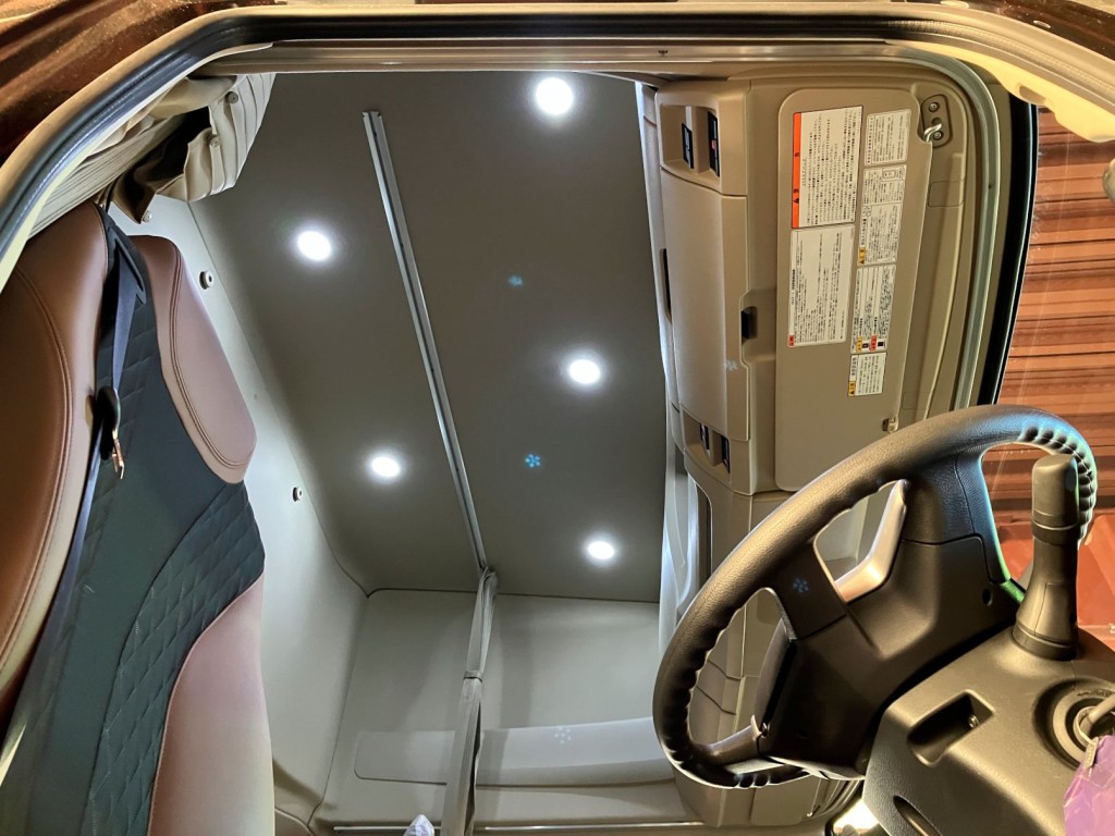 ハイルーフです。|日野 プロフィア 2DG-FS1AHEの写真6