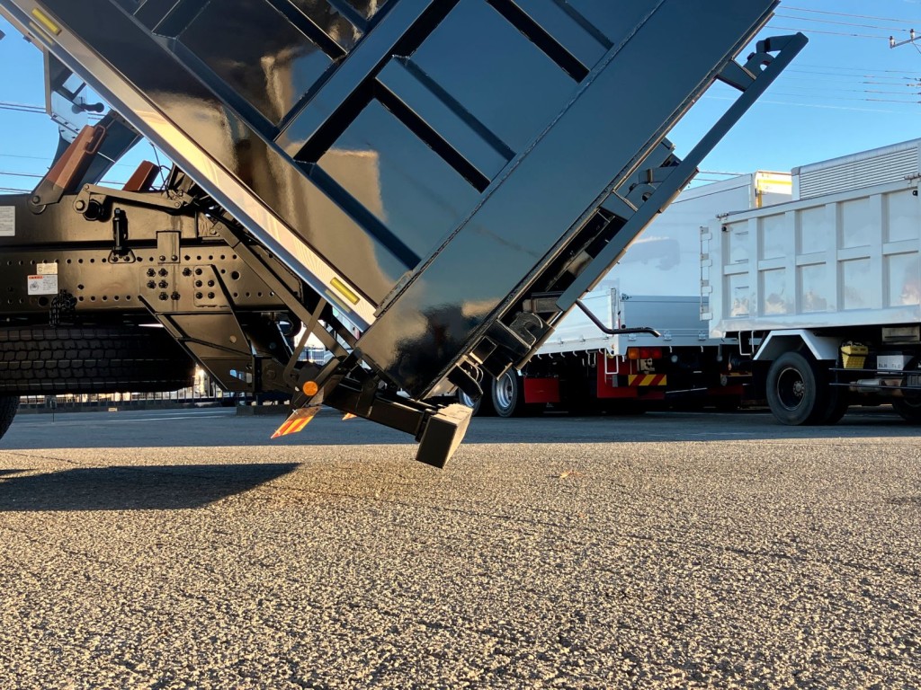 フルダンプアップした状態です。|日野 プロフィア 2DG-FS1AHEの写真19