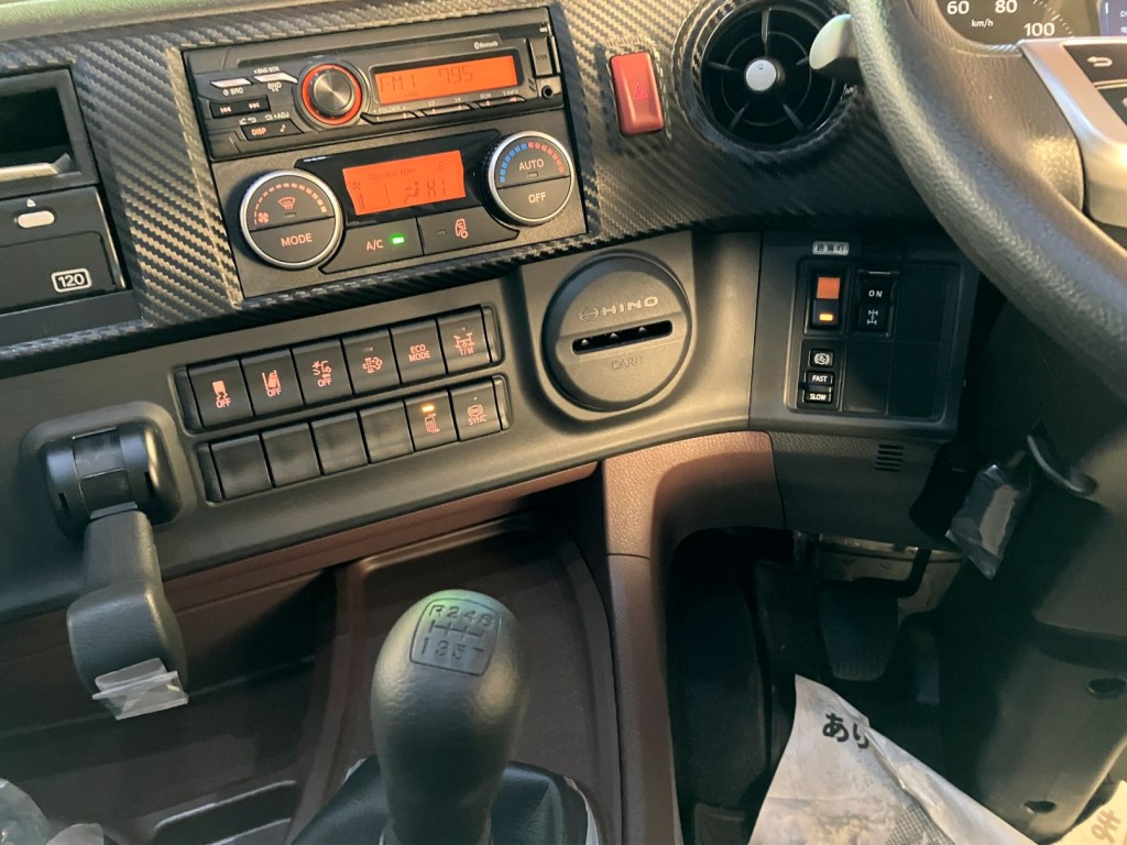 スイッチ類です。|日野 プロフィア 2DG-FS1AHEの写真29