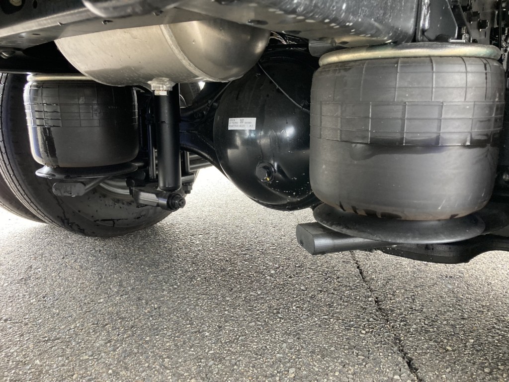 エアサスとデフの状態です。|三菱 ファイター 2KG-FK65F(2WD)の写真8