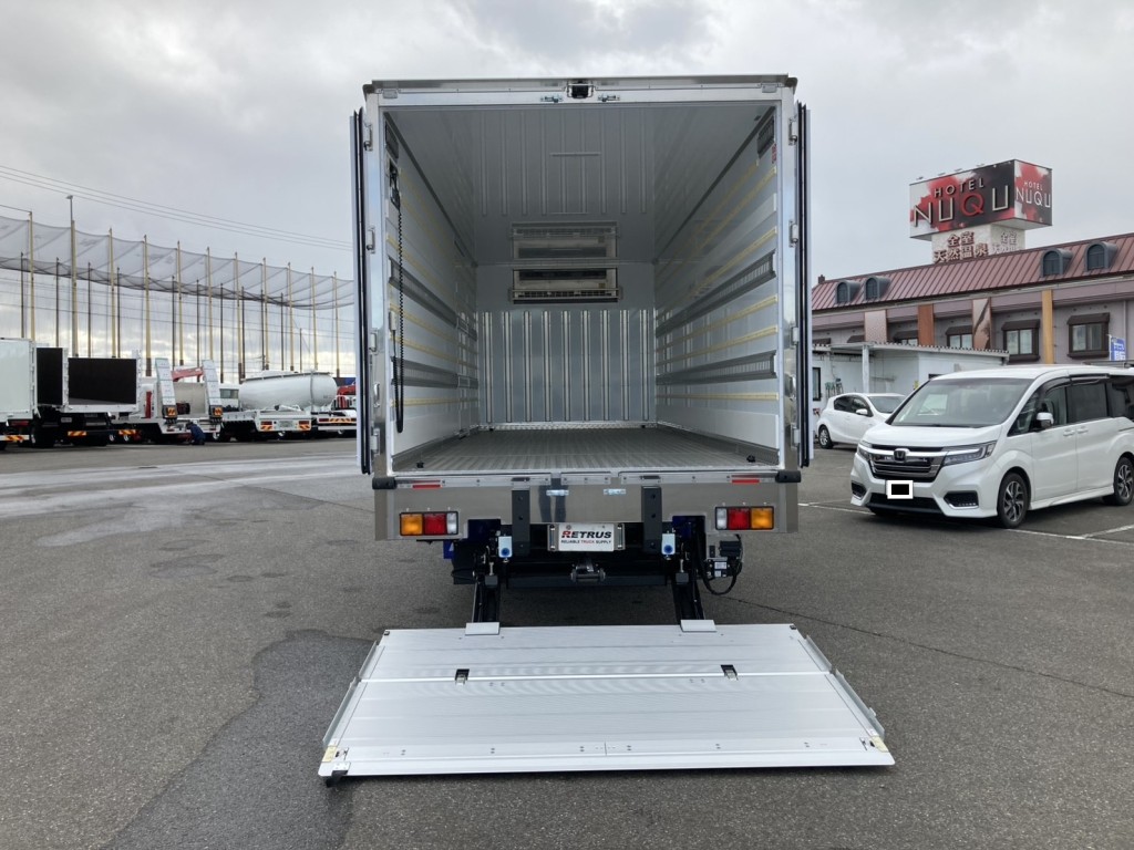 ゲートを接地させた状態です。|三菱 ファイター 2KG-FK65F(2WD)の写真16