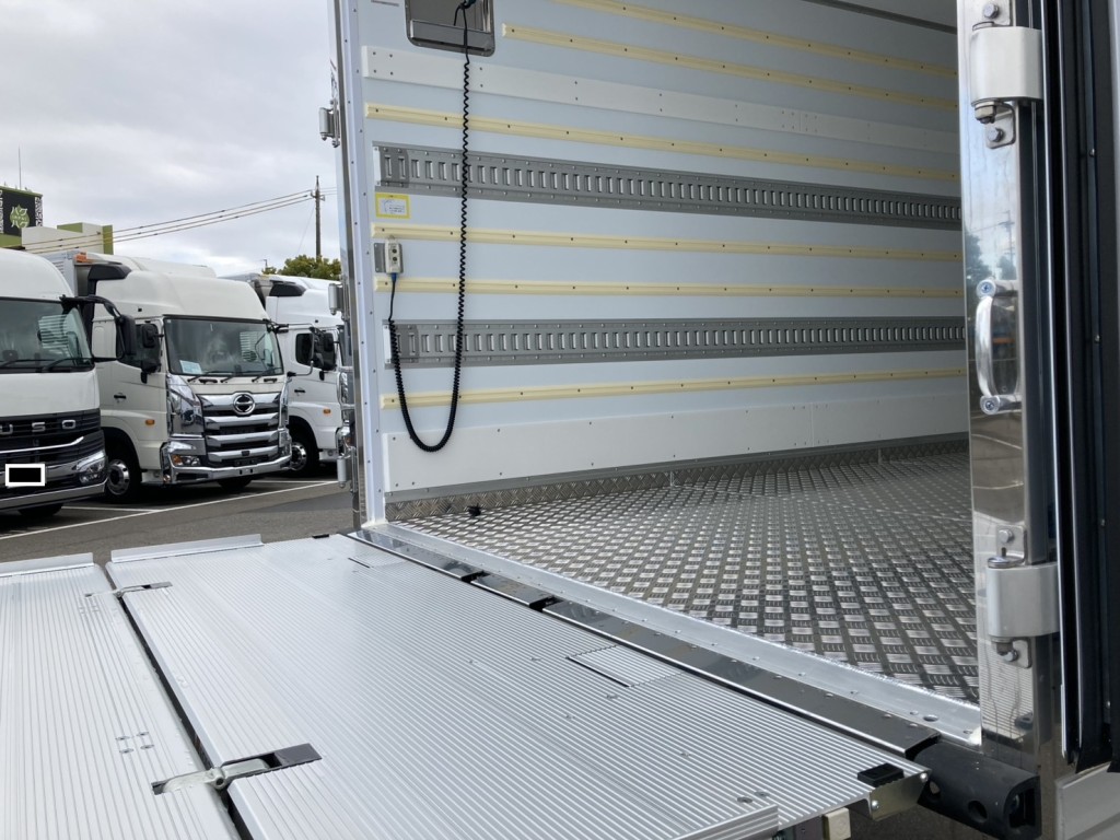 床とゲートを水平した状態です。|三菱 ファイター 2KG-FK65F(2WD)の写真30