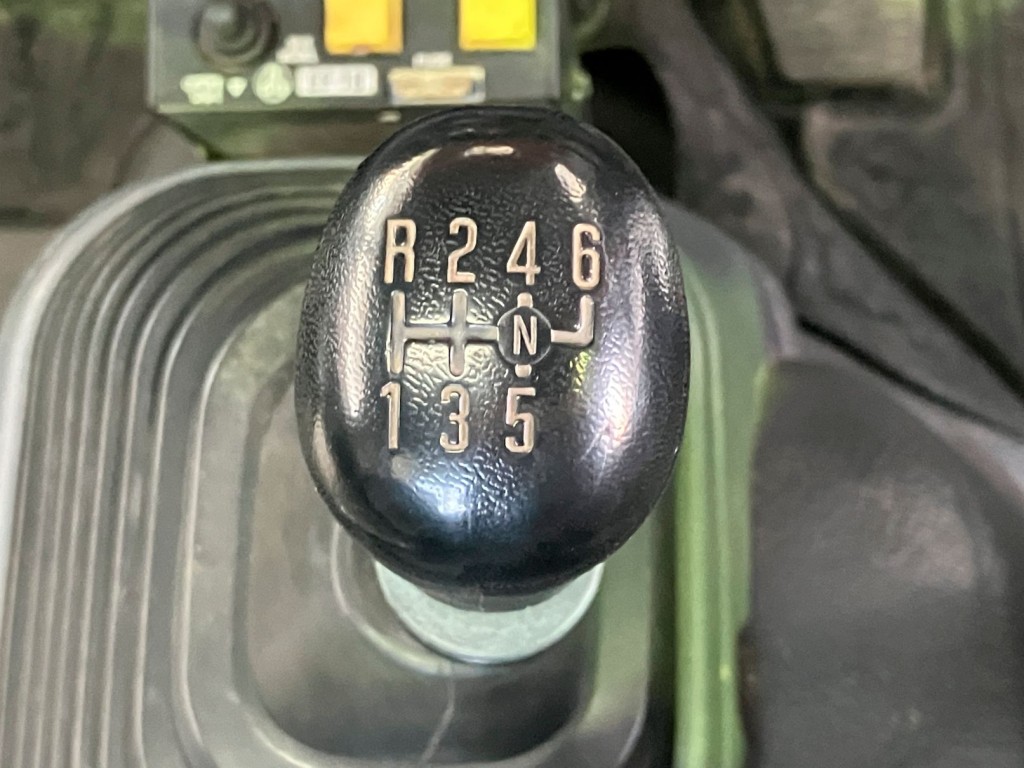 6速マニュアルです。|いすゞ フォワード TKG-FRR90S1(2WD)の写真25