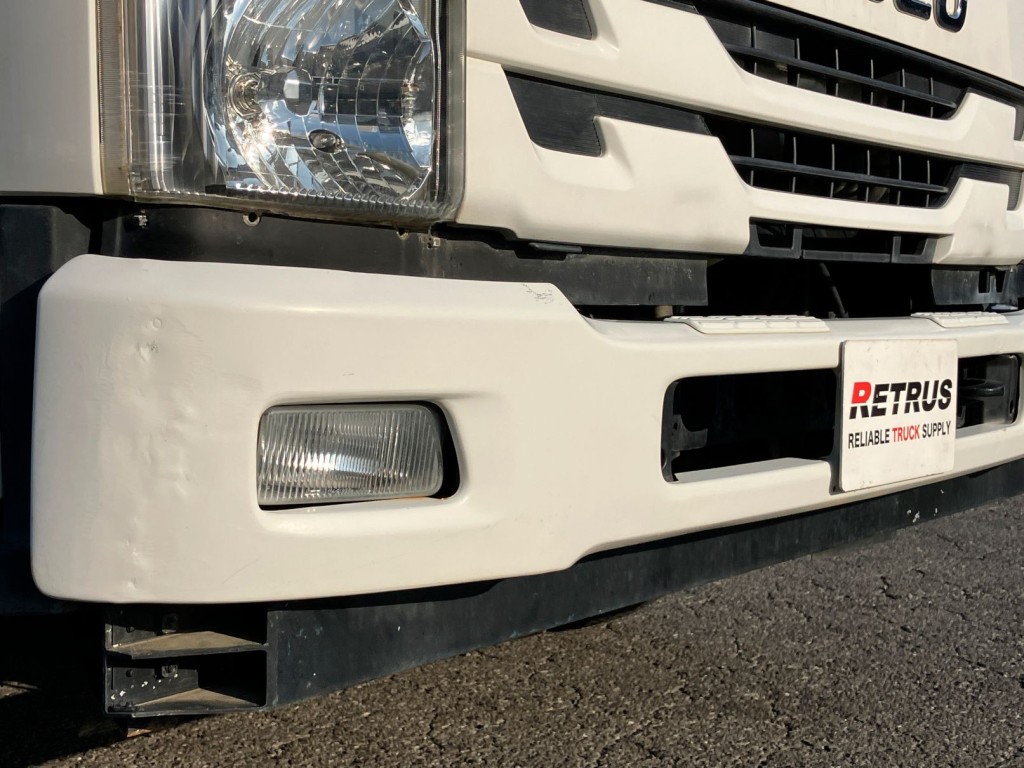フロントバンパーは板金跡があります。コーナーに歪みがあります|いすゞ フォワード TKG-FRR90S1(2WD)の写真30