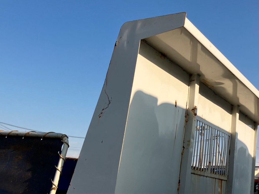 運転席側プロテクター側面に曲がり・キズ・サビがあります。|いすゞ フォワード TKG-FRR90S1(2WD)の写真40