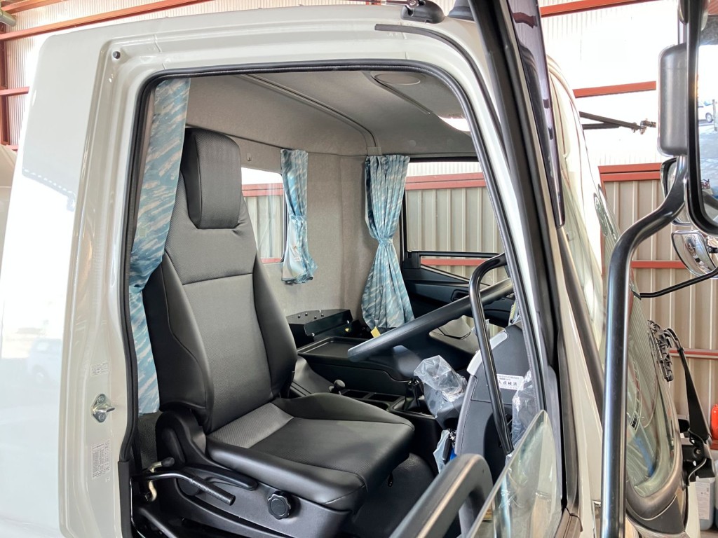 乗車定員は1名です。|三菱 ファイター 2KG-FK72F(2WD)の写真6