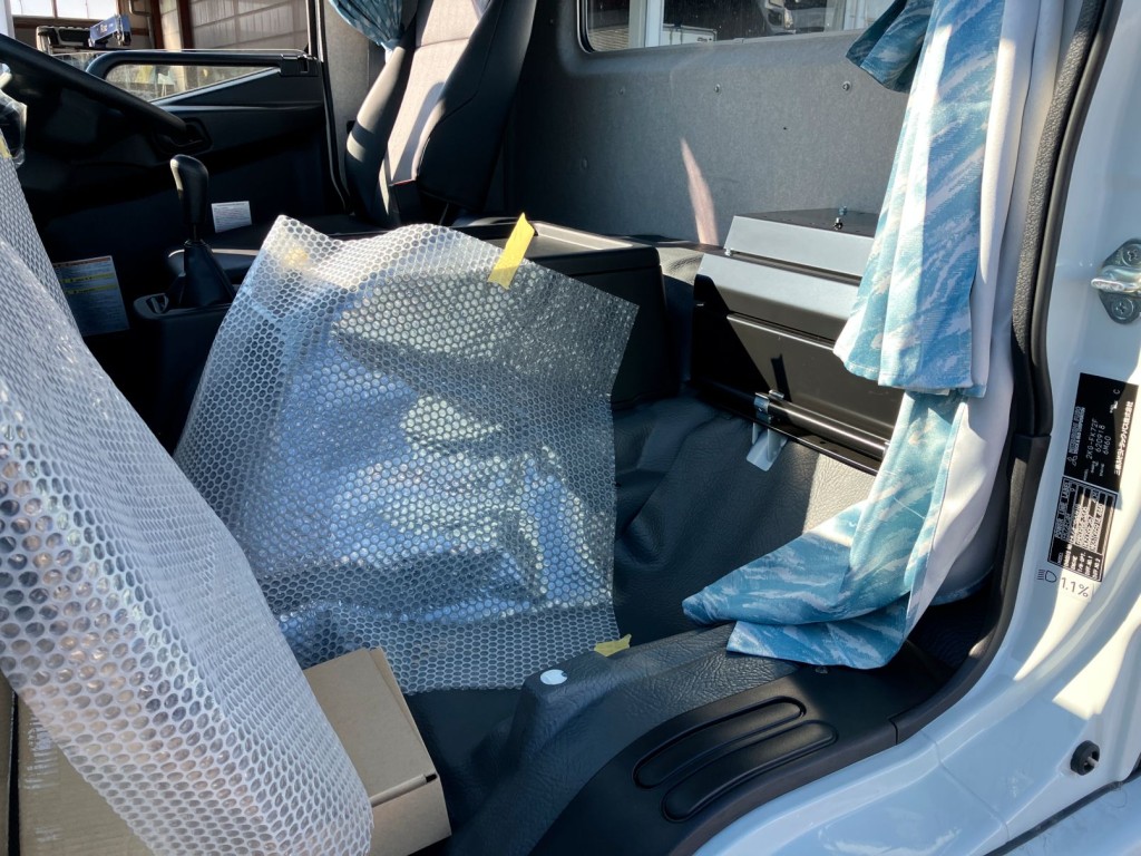 助手席は無しです。|三菱 ファイター 2KG-FK72F(2WD)の写真7