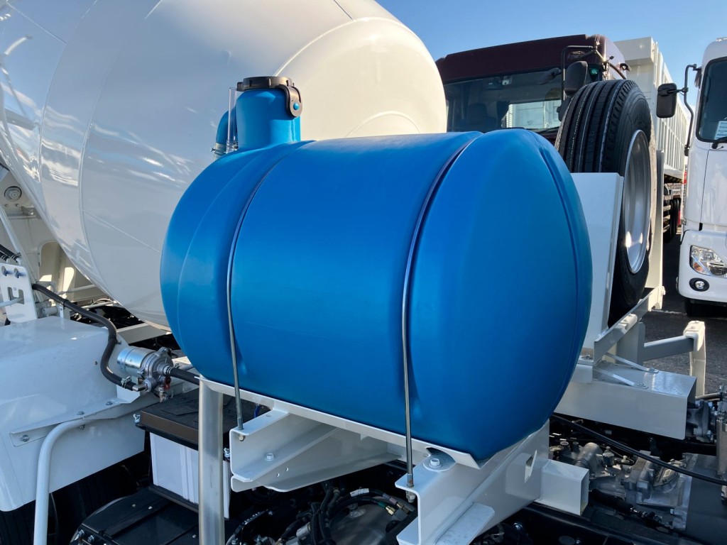 水タンクです。|三菱 ファイター 2KG-FK72F(2WD)の写真19