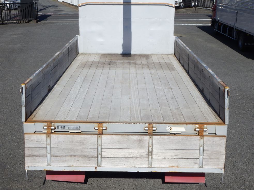 床板の状態です。|ニッサンディーゼル コンドル BDG-PK37Cの写真10