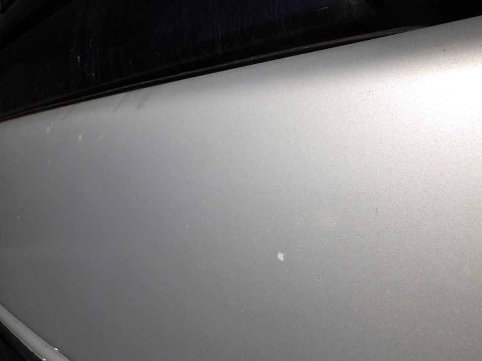 フロントパネルに飛び石キズ・塗装の剝がれがあります。|ニッサンディーゼル コンドル BDG-PK37Cの写真27