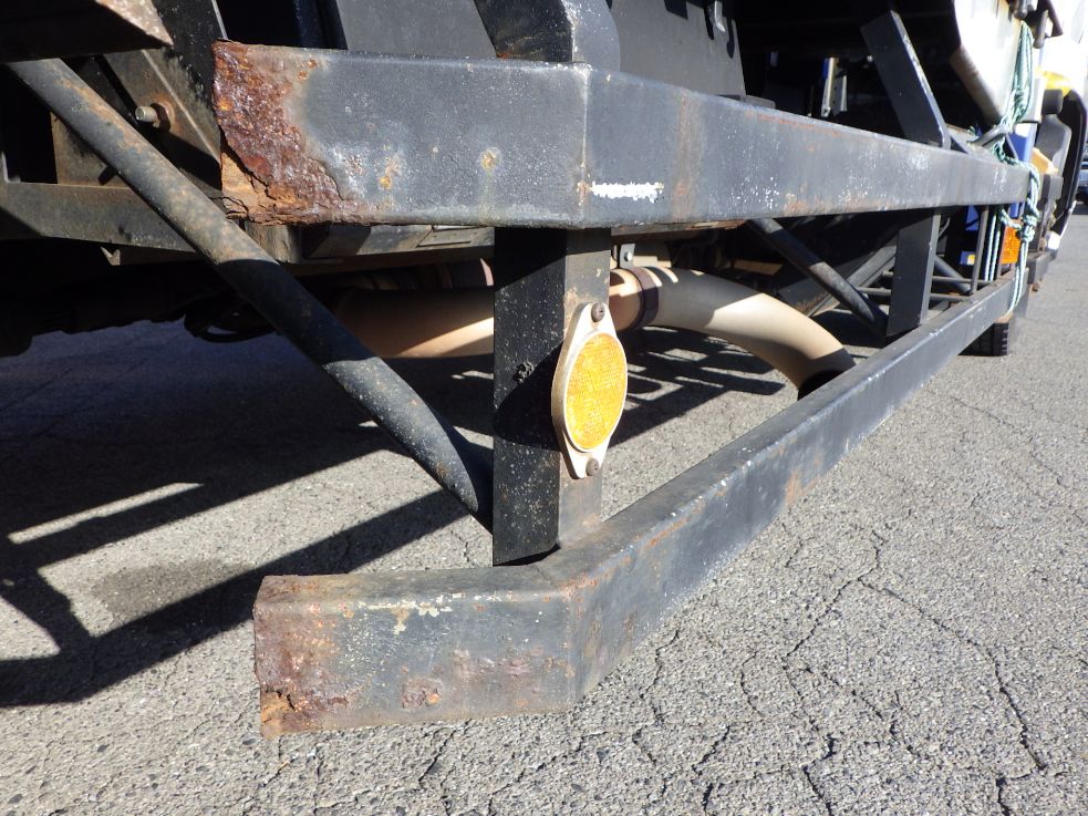 左右のサイドバンパーにキズ・サビがあります。|ニッサンディーゼル コンドル BDG-PK37Cの写真37