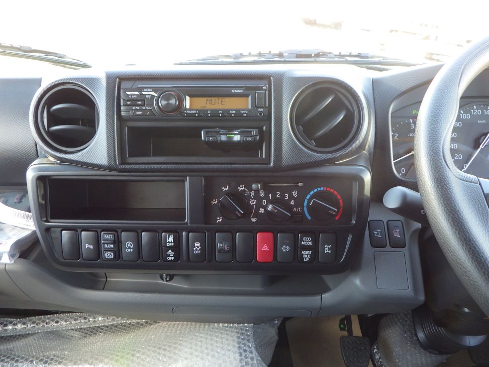 パネル周りの状態です。|日野 デュトロ 2KG-XZU600F(2WD)の写真18